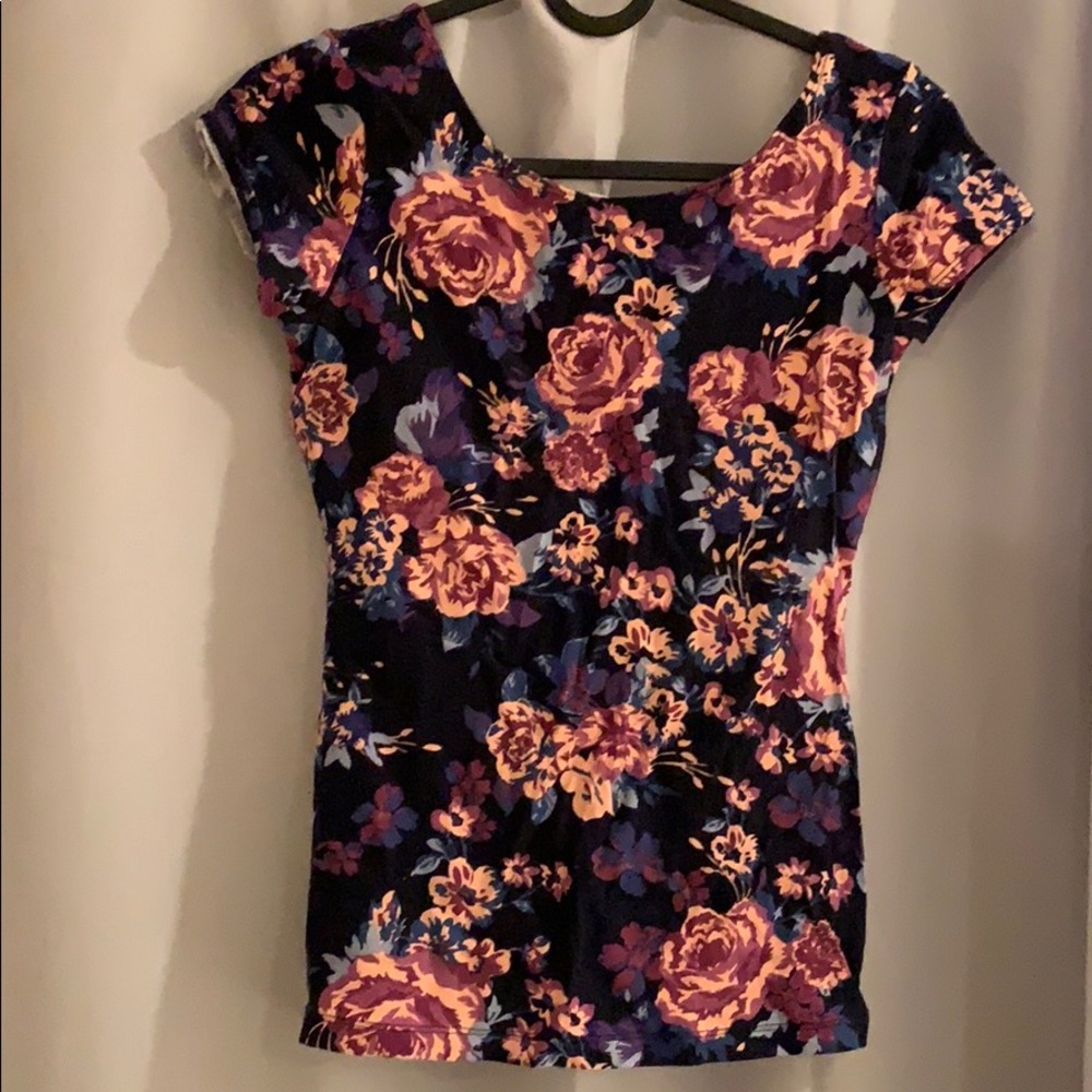 NWOT GORGEOUS GARAGE FLORAL SHORT SLEEVE SHIRT